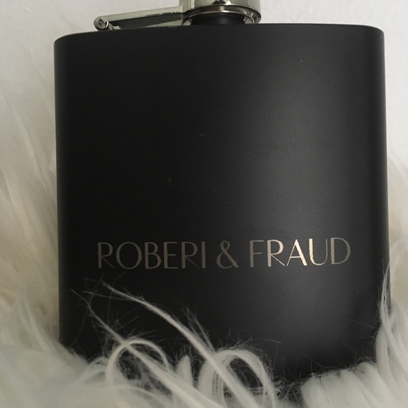 Roberi & Fraud flask - Picture 1 of 4